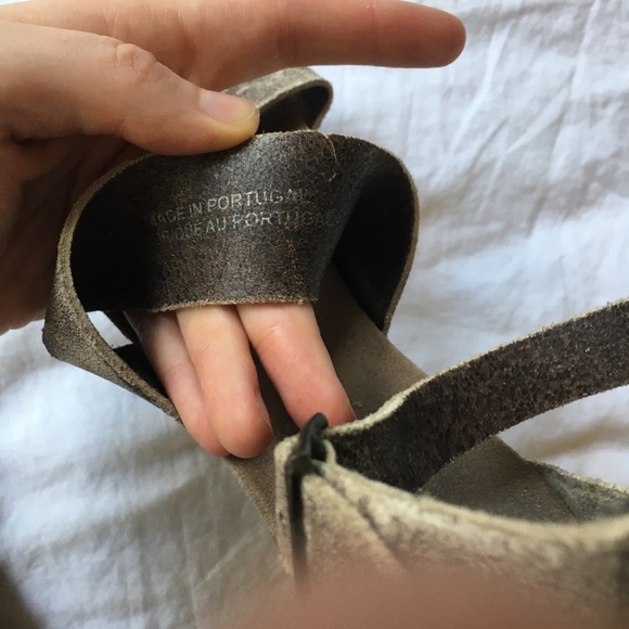 SOLD ✖️ FP Crowe Distressed Leather Sandals - Picture 5 of 7